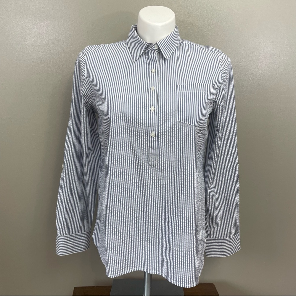 Tommy Hilfiger women’s size Large Seersucker Roll tab  3/4 Button Up Top stripe
